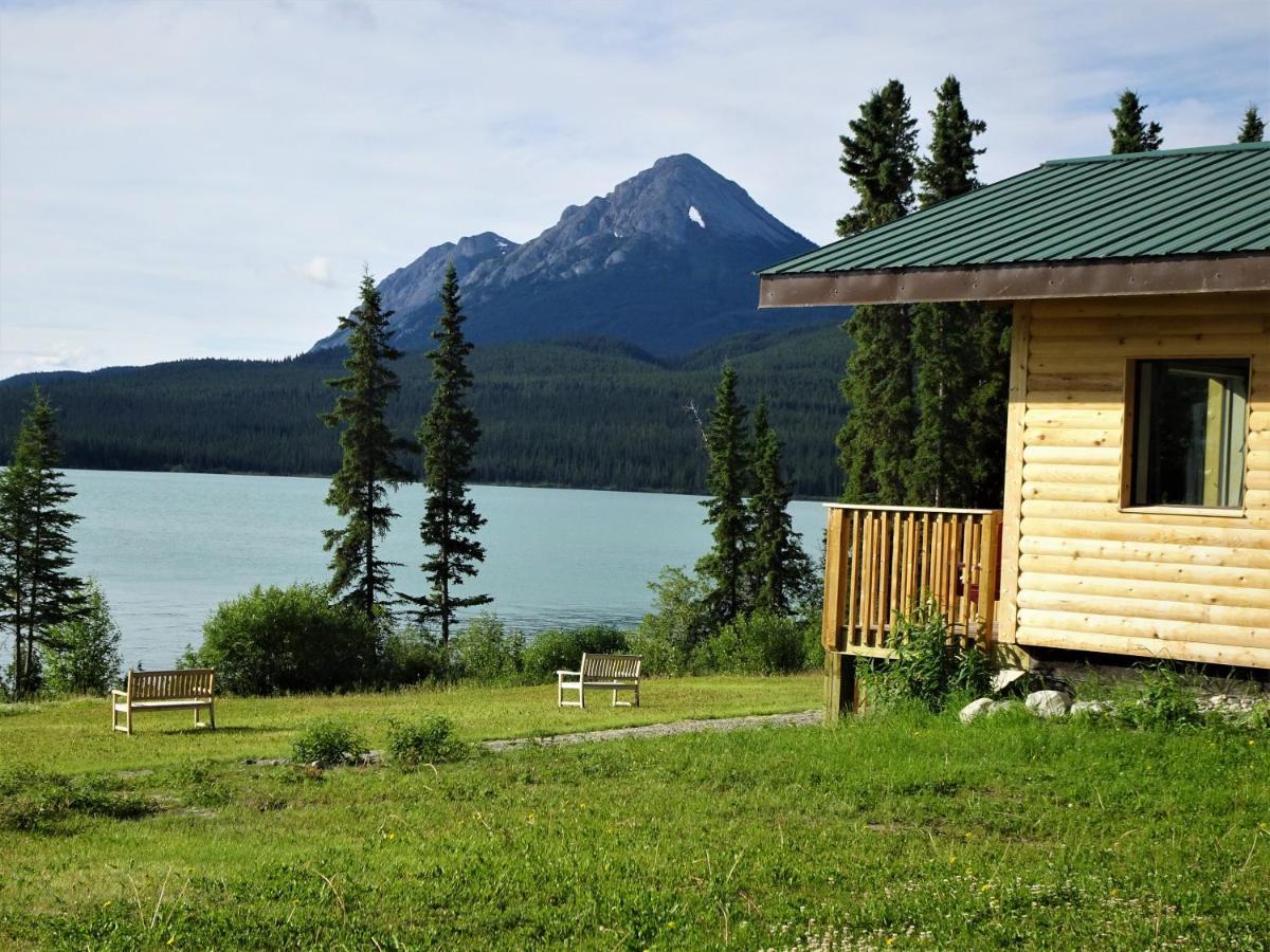 Southern Lakes Resort Tagish Extérieur photo