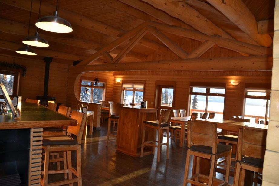 Southern Lakes Resort Tagish Extérieur photo